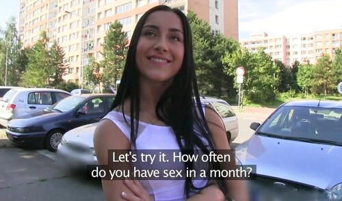 А это был всего лишь пикапер! Красотку развели на трах в машине